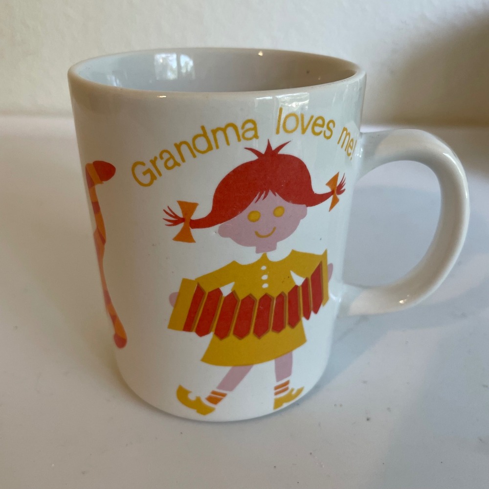 Vtg 1969 Ceramic Mug Grandma Loves Me HH Holt Howard Girl Cat Duck White Orange